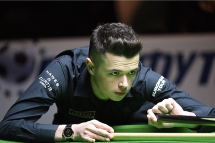 Robbie Williams - Oliver Lines bet365